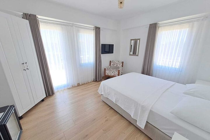Room 15 of 37
