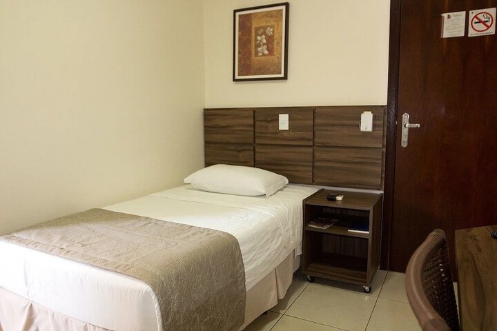 Room 16 of 32