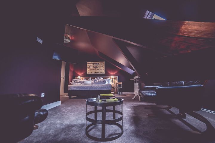 Room 8 of 53