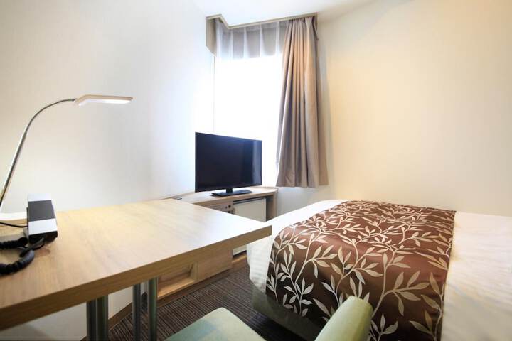 Room 18 of 52
