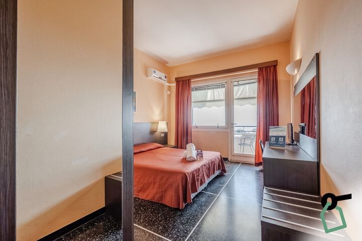 Room 6 of 60