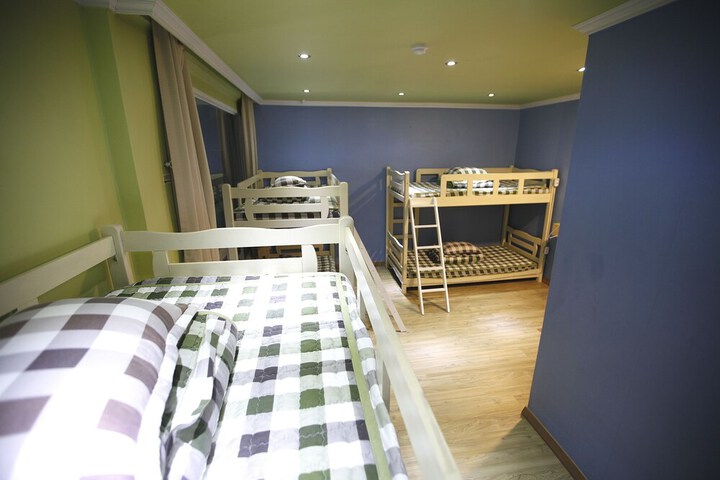 Room 17 of 66
