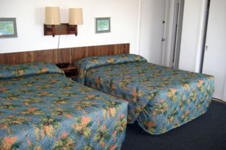 Room 6 of 15