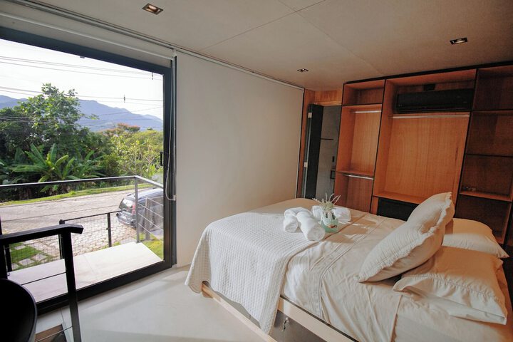 Room 73 of 112