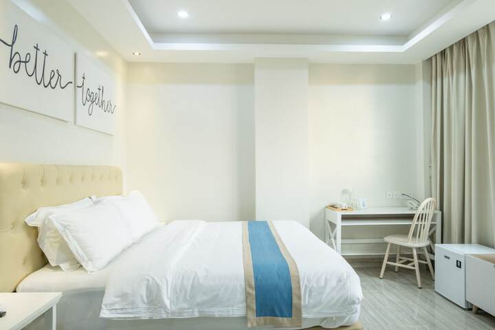 Room 35 of 62