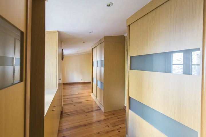 Room 5 of 22