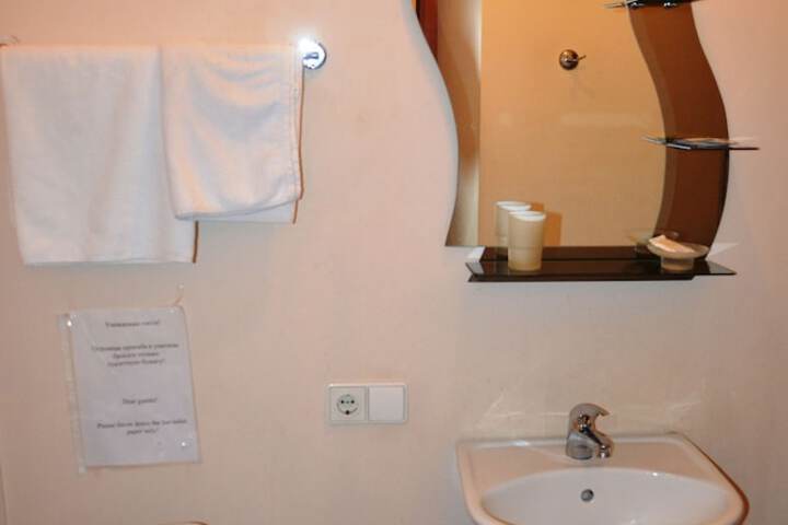 Room 49 of 64