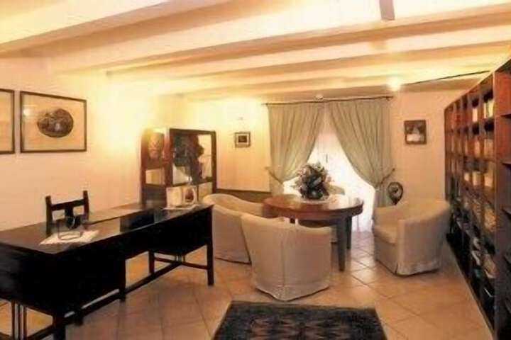 Entrance & Lobby
