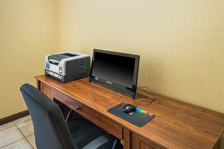 Business Center 48 of 53