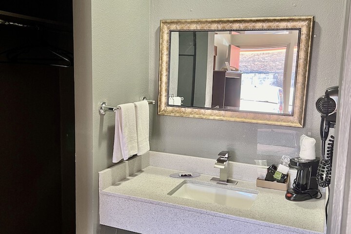 Room 8 of 21