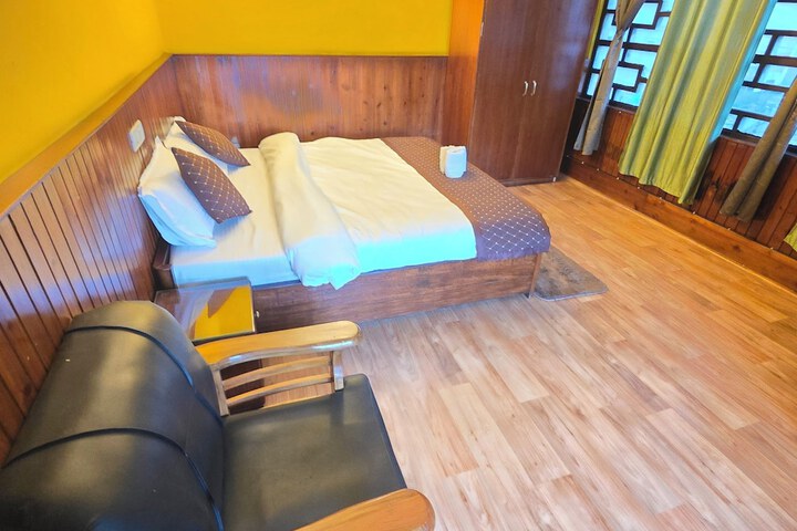 Room 44 of 54