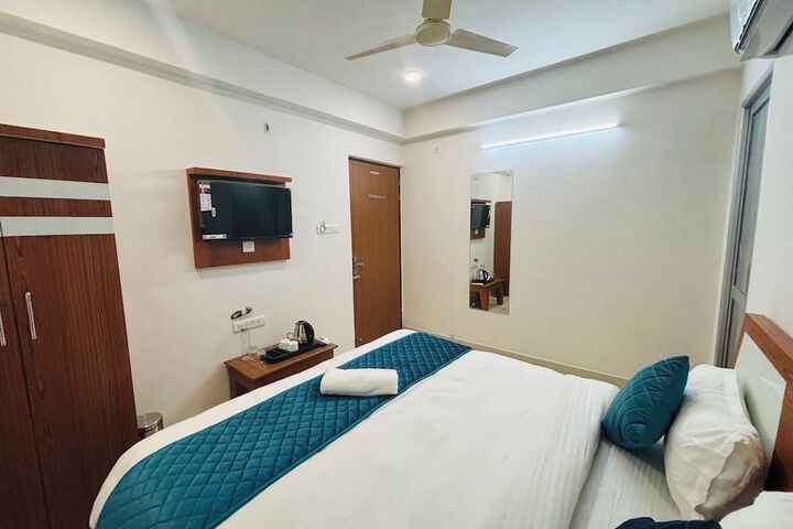 Room 8 of 22