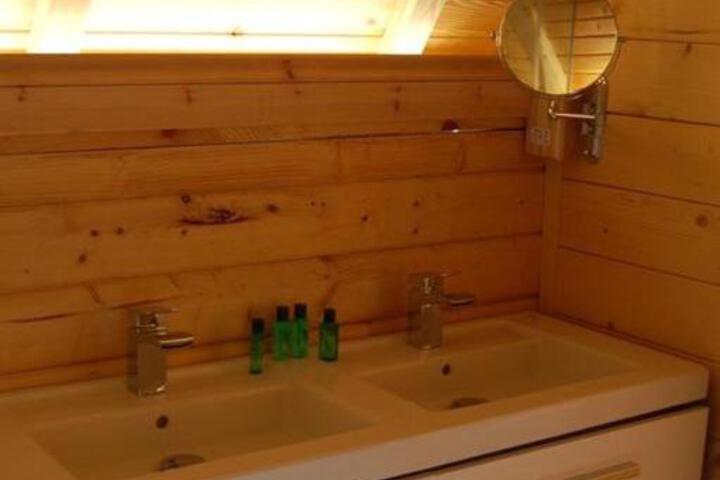 General 4 of 9
