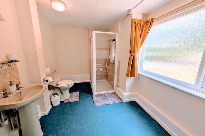 Room 11 of 21