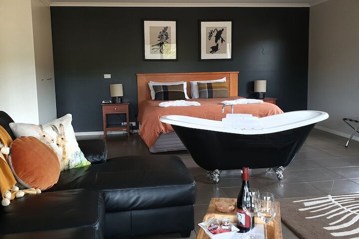 Room 2 of 17