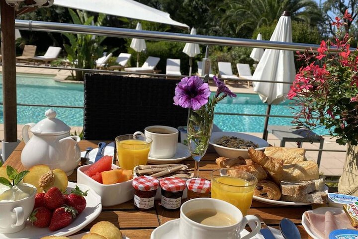 Breakfast/Coffee Service 38 of 54