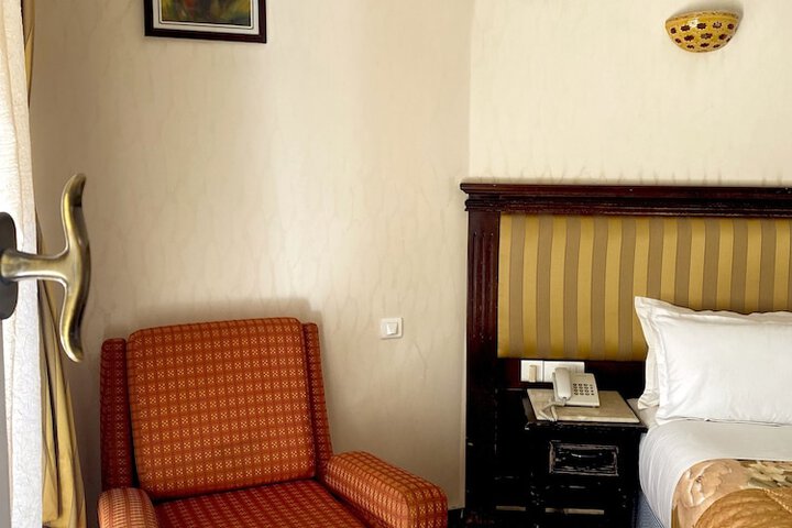 Room 9 of 19