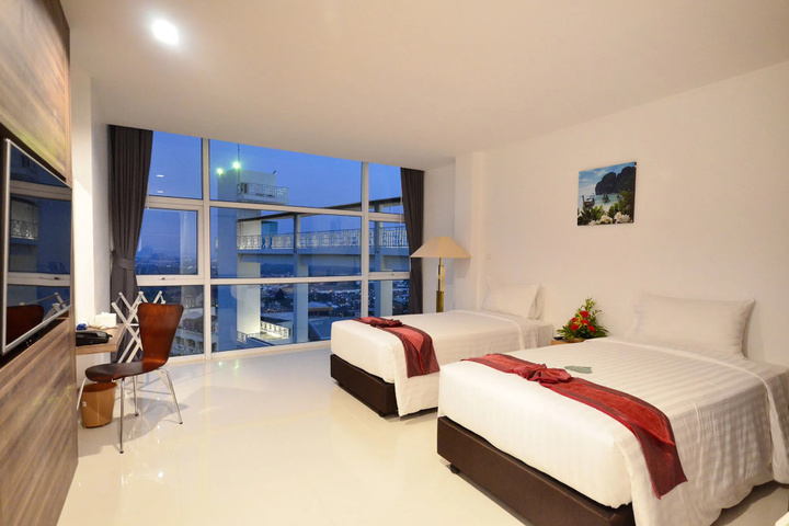 Room 2 of 22