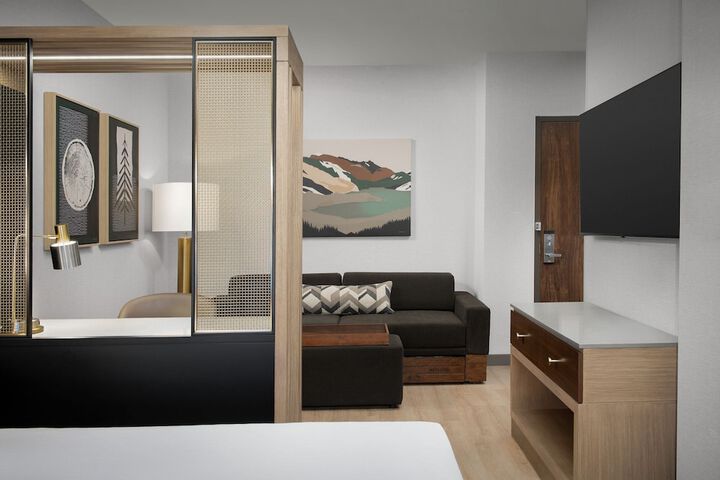 Room 16 of 54