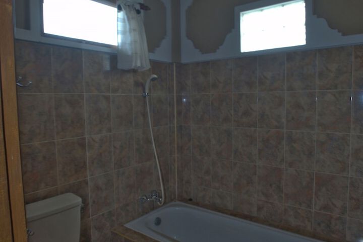 Room 32 of 49