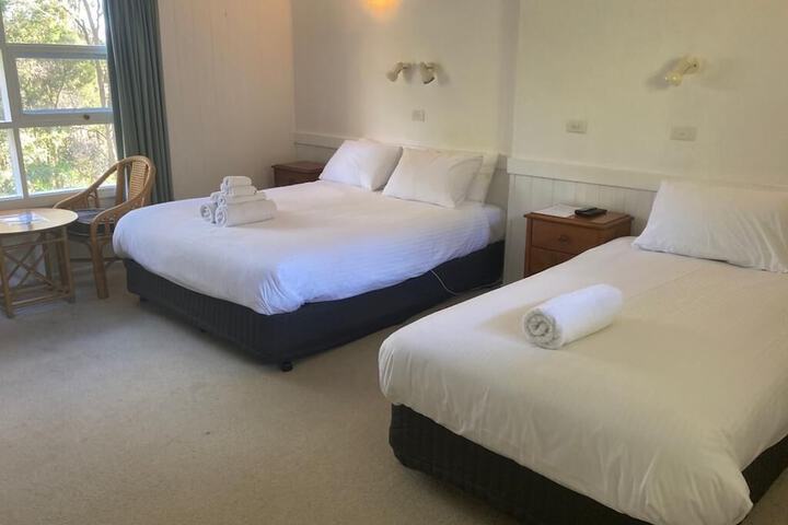 Room 9 of 48