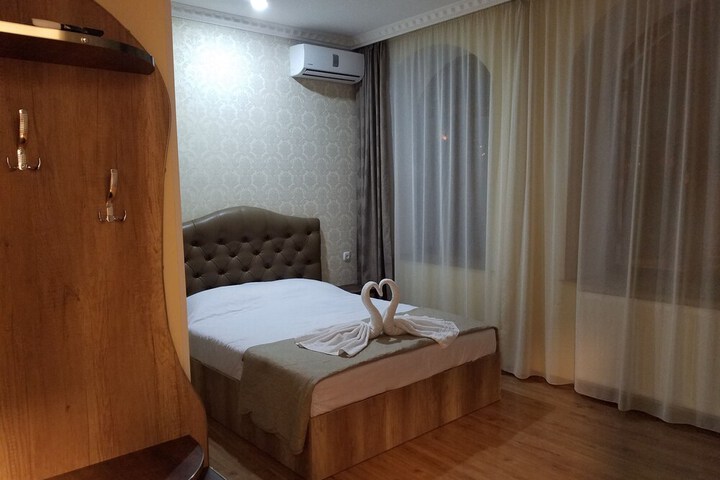 Room 3 of 34