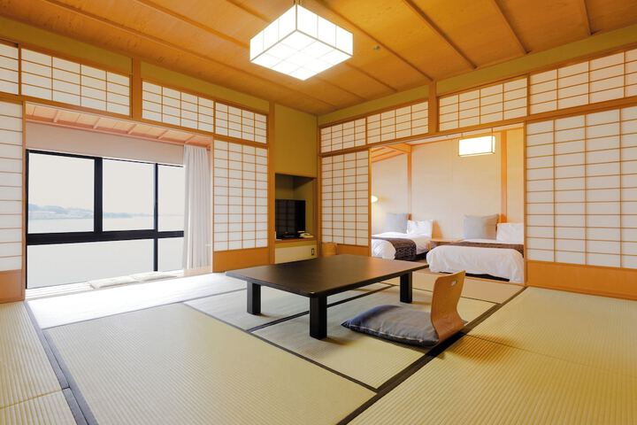 Room 13 of 114