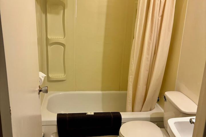 Room 11 of 24