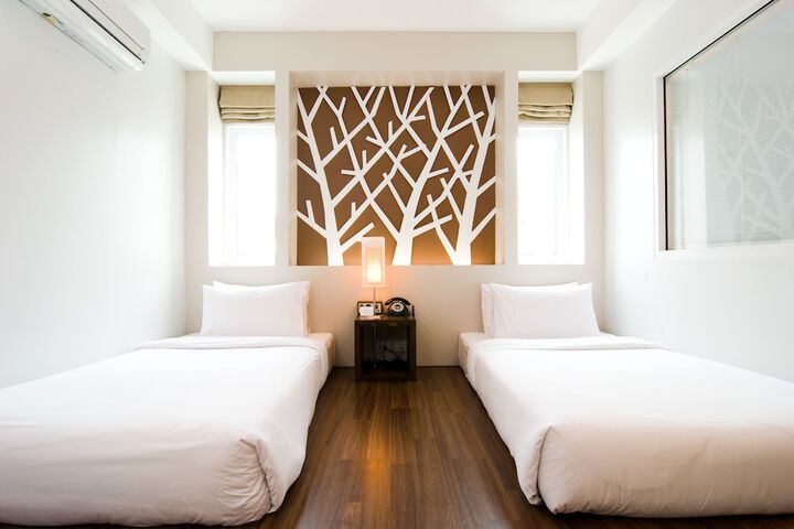 Room 21 of 33