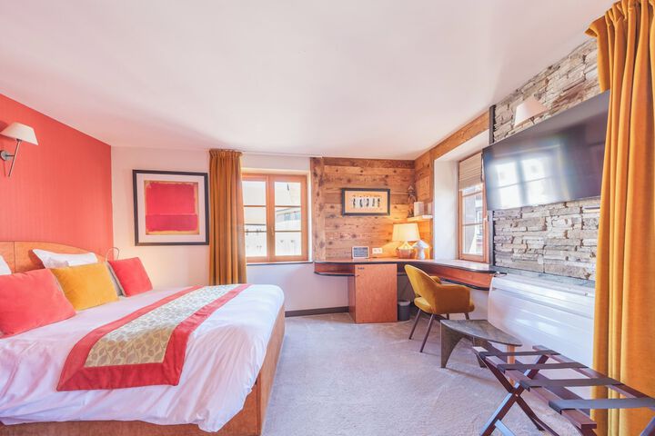 Room 14 of 28