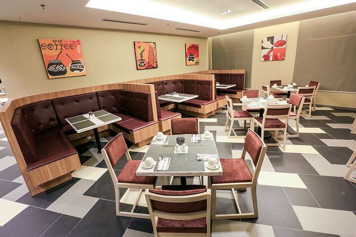 Dining 48 of 70
