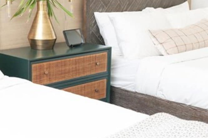 Modern Superior 2 Queen Beds (34 of 40)