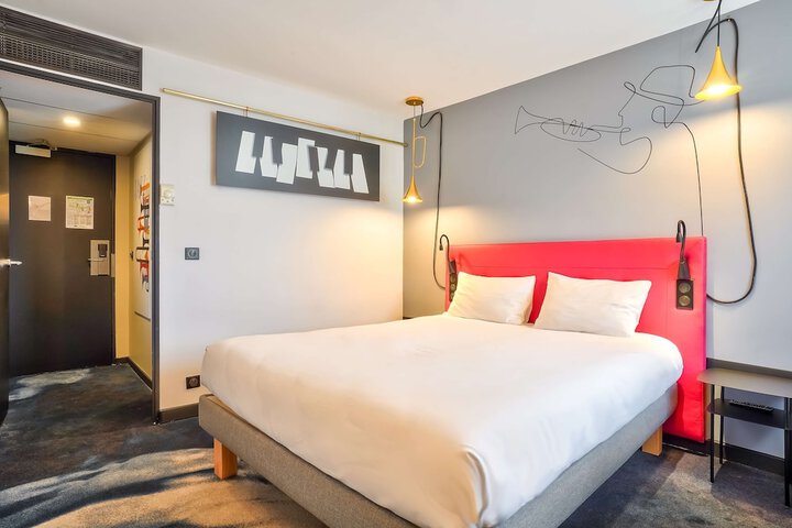 Room 10 of 46