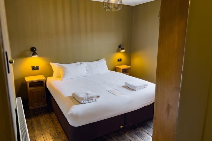 Room 14 of 32