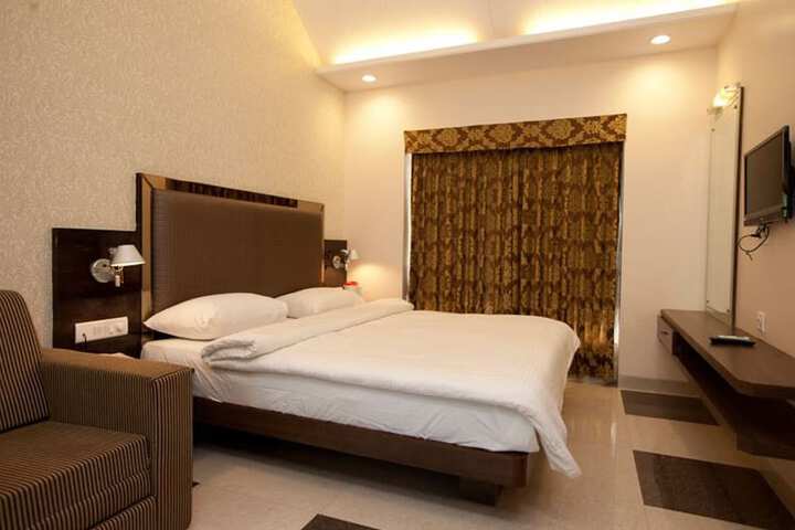 Room 2 of 24