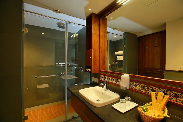 Room 46 of 98