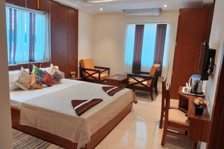 Room 3 of 18