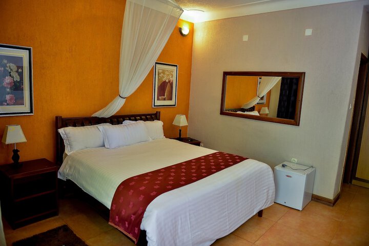 Room 6 of 35