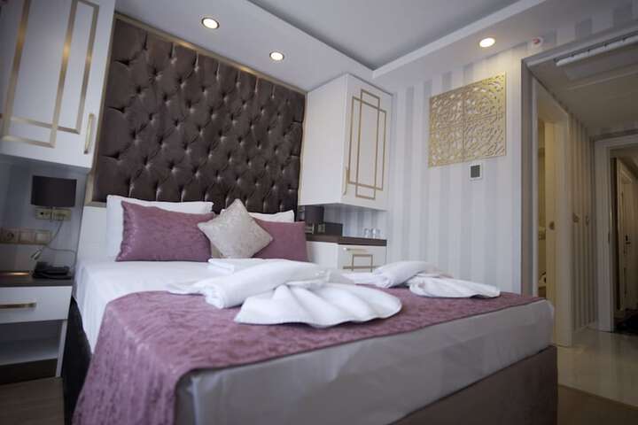 Room 14 of 76