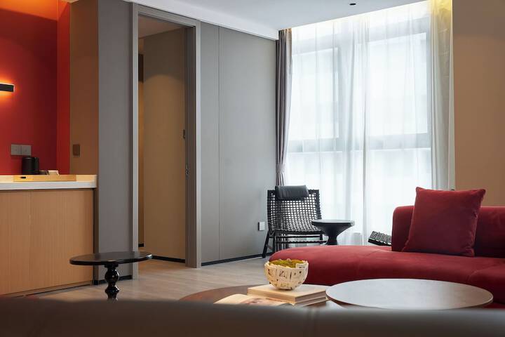 Room 20 of 96