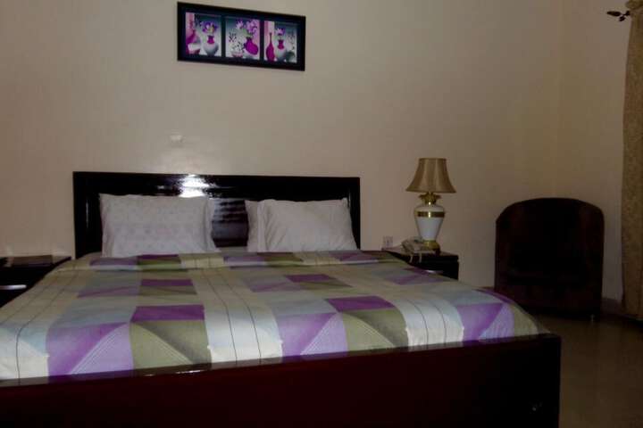 Room 8 of 25