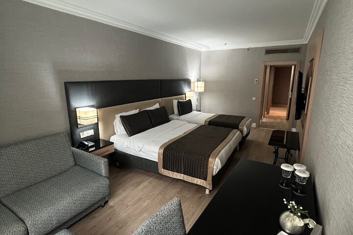 Room 13 of 52