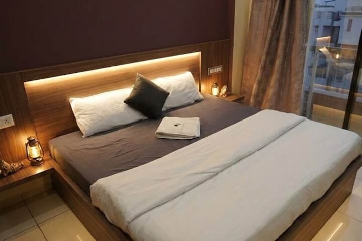 Room 9 of 14