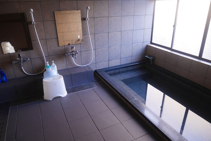 Room 14 of 33