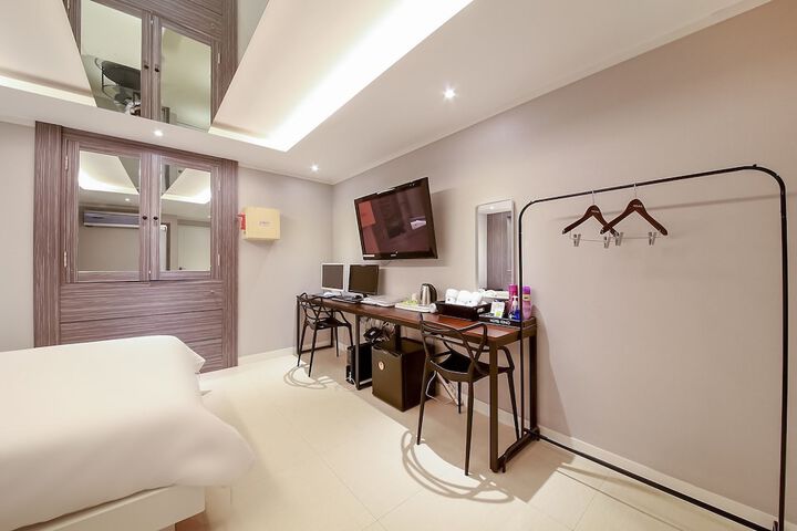 Room 14 of 44