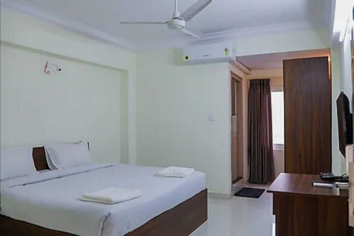 Room 8 of 25