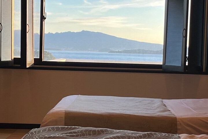 Room 28 of 46