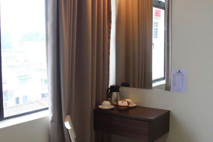 Room 10 of 68