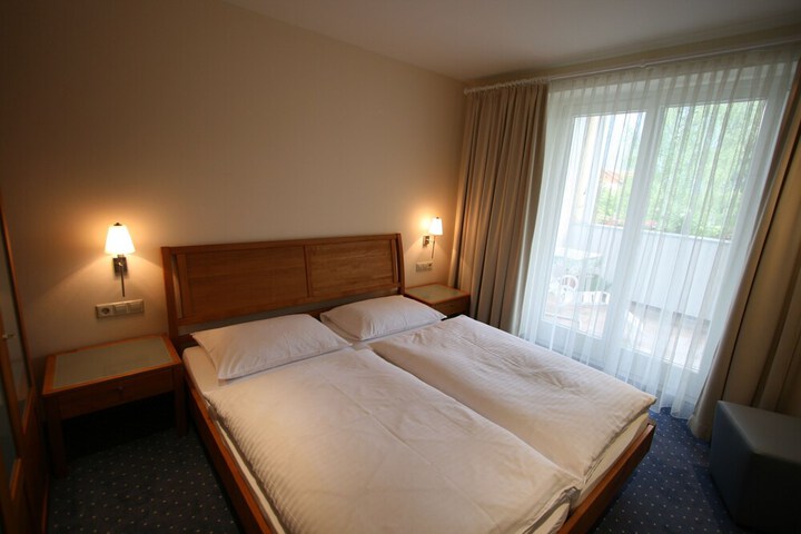 Room 12 of 89