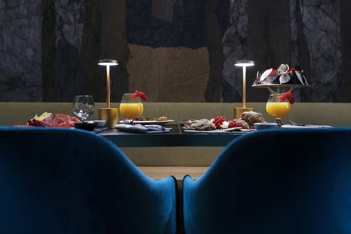 Breakfast/Coffee Service 81 of 123